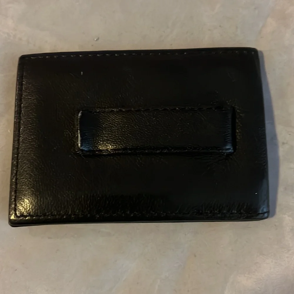 Guess Wallet - Picture 3 of 3